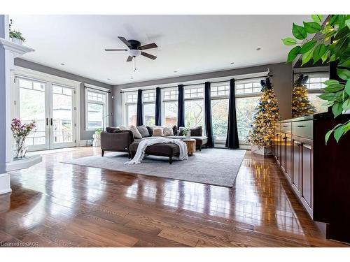 34 Holton Avenue S, Hamilton, ON - Indoor Photo Showing Other Room