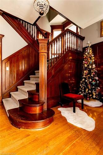 34 Holton Avenue S, Hamilton, ON - Indoor Photo Showing Other Room