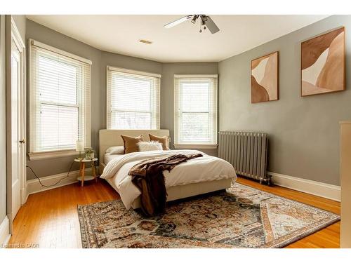 34 Holton Avenue S, Hamilton, ON - Indoor Photo Showing Bedroom