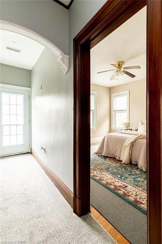 34 Holton Avenue S, Hamilton, ON - Indoor Photo Showing Bedroom