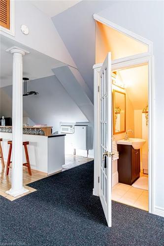 34 Holton Avenue S, Hamilton, ON - Indoor Photo Showing Other Room