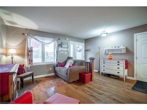 50 Scottacres Boulevard, Caledonia, ON - Indoor Photo Showing Bedroom