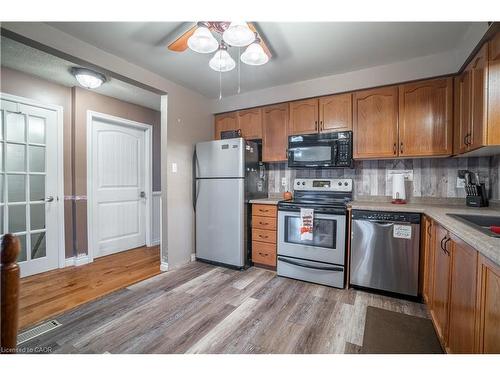 50 Scottacres Boulevard, Caledonia, ON - Indoor Photo Showing Kitchen