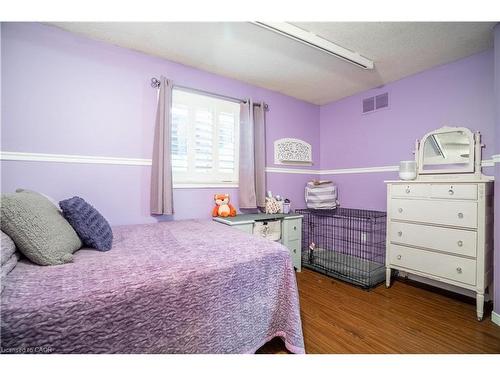 50 Scottacres Boulevard, Caledonia, ON - Indoor Photo Showing Bedroom