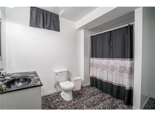 50 Scottacres Boulevard, Caledonia, ON - Indoor Photo Showing Bathroom