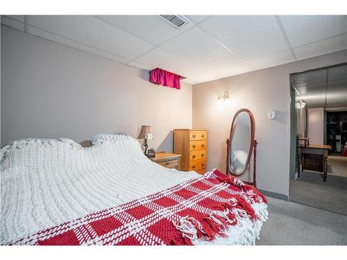 50 Scottacres Boulevard, Caledonia, ON - Indoor Photo Showing Bedroom