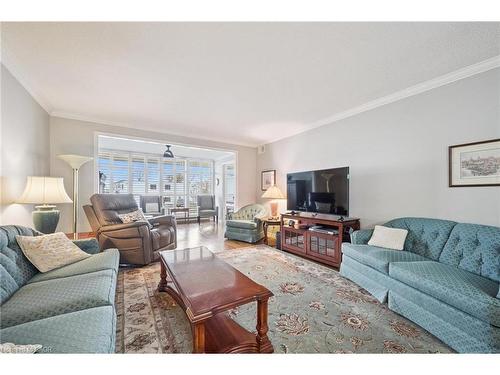 406-2 Lancaster Street E, Kitchener, ON - Indoor Photo Showing Living Room