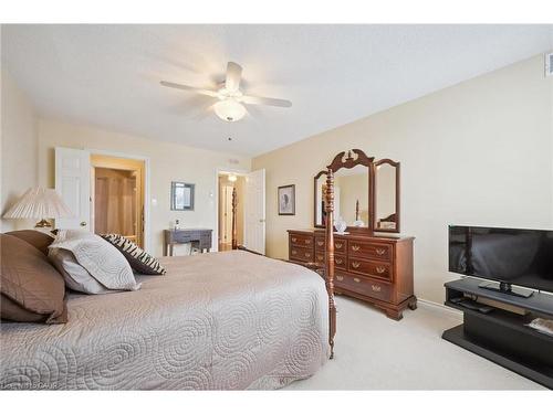 406-2 Lancaster Street E, Kitchener, ON - Indoor Photo Showing Bedroom