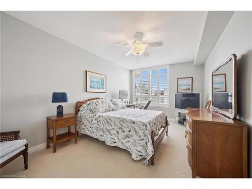 406-2 Lancaster Street E, Kitchener, ON - Indoor Photo Showing Bedroom