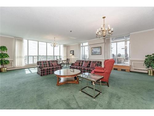 406-2 Lancaster Street E, Kitchener, ON - Indoor Photo Showing Living Room