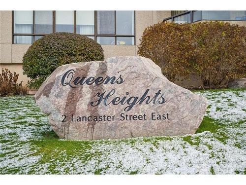 406-2 Lancaster Street E, Kitchener, ON - Outdoor