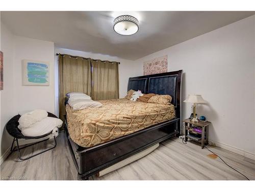 31 Bonfair Court, Kitchener, ON - Indoor Photo Showing Bedroom