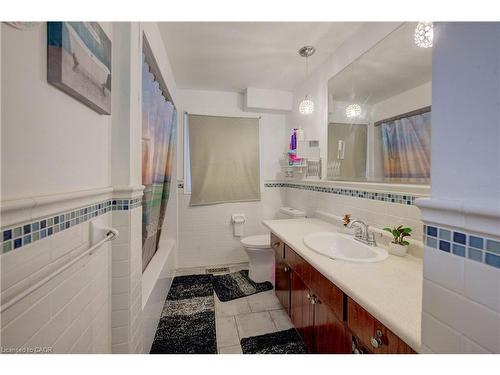 31 Bonfair Court, Kitchener, ON - Indoor Photo Showing Bathroom