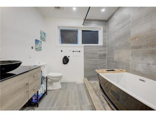 31 Bonfair Court, Kitchener, ON - Indoor Photo Showing Bathroom