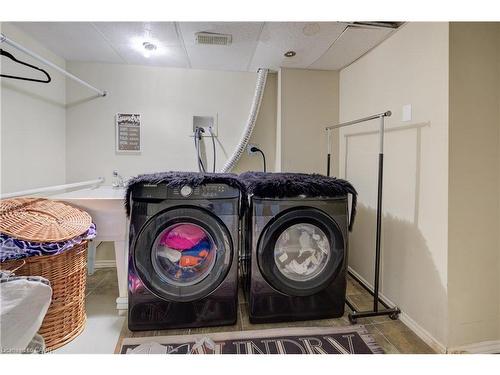 31 Bonfair Court, Kitchener, ON - Indoor Photo Showing Laundry Room