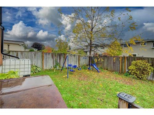 31 Bonfair Court, Kitchener, ON - Outdoor