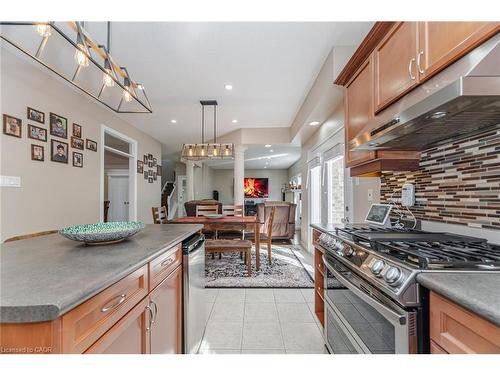 908 Gabor Street, London, ON - Indoor Photo Showing Kitchen