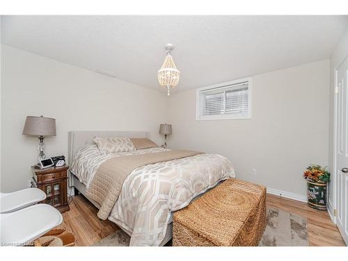 908 Gabor Street, London, ON - Indoor Photo Showing Bedroom