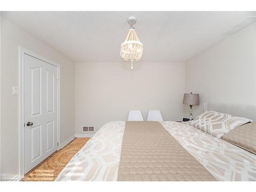 908 Gabor Street, London, ON - Indoor Photo Showing Bedroom