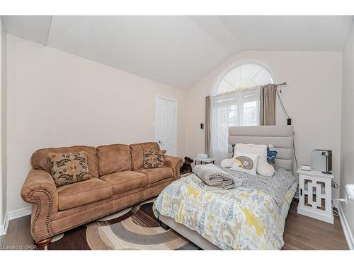 908 Gabor Street, London, ON - Indoor Photo Showing Bedroom