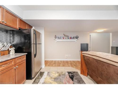 908 Gabor Street, London, ON - Indoor Photo Showing Kitchen