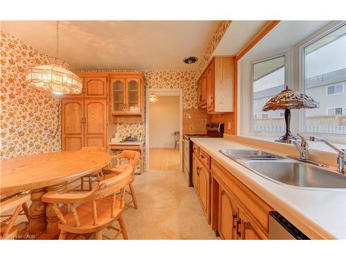 26 Camden Place, Kitchener, ON - Indoor Photo Showing Kitchen With Double Sink