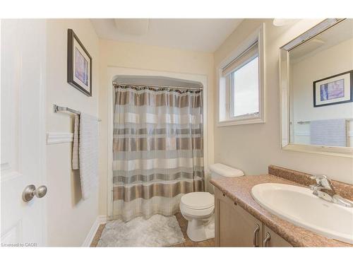 601 Isaiah Crescent, Kitchener, ON - Indoor Photo Showing Bathroom