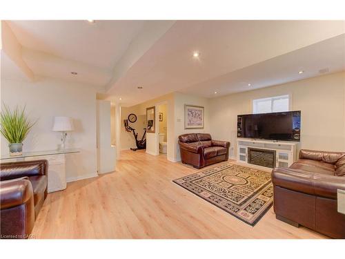 601 Isaiah Crescent, Kitchener, ON - Indoor Photo Showing Living Room