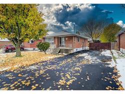 170 Fernwood Crescent  Hamilton, ON L8T 3L4