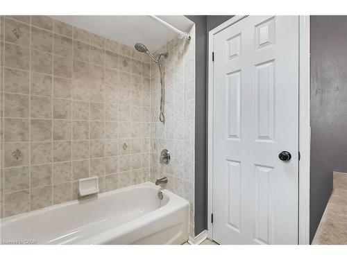 5 Mavin Street, Brantford, ON - Indoor Photo Showing Bathroom