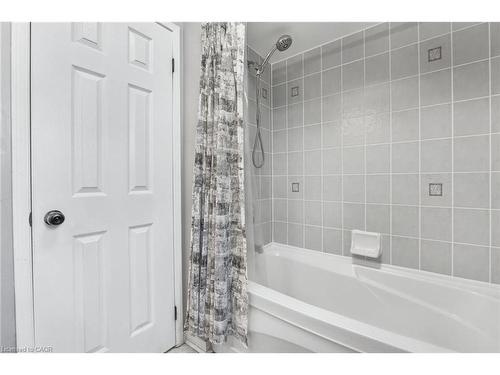 5 Mavin Street, Brantford, ON - Indoor Photo Showing Bathroom