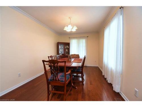 49-7 Southside Place, Hamilton, ON - Indoor Photo Showing Dining Room