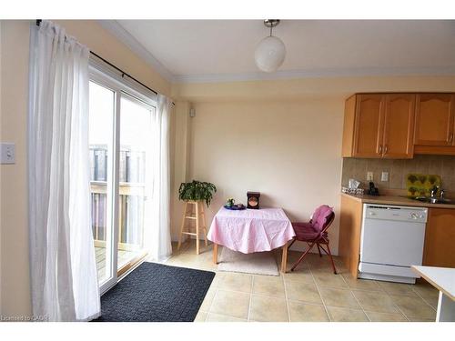 49-7 Southside Place, Hamilton, ON - Indoor Photo Showing Other Room