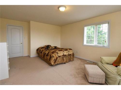 49-7 Southside Place, Hamilton, ON - Indoor Photo Showing Bedroom