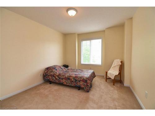 49-7 Southside Place, Hamilton, ON - Indoor Photo Showing Bedroom