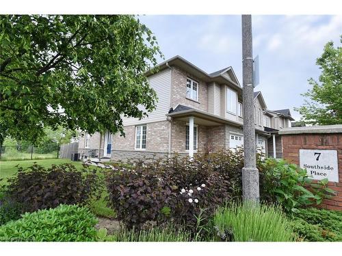 49-7 Southside Place, Hamilton, ON - Outdoor