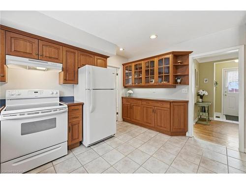 75 Flamboro Street, Waterdown, ON - Indoor Photo Showing Kitchen