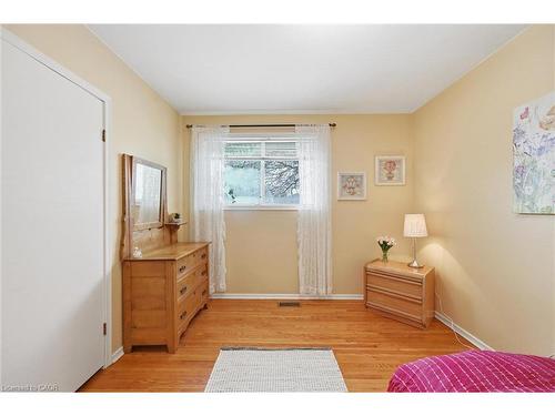75 Flamboro Street, Waterdown, ON - Indoor Photo Showing Bedroom