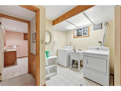 75 Flamboro Street, Waterdown, ON - Indoor Photo Showing Laundry Room