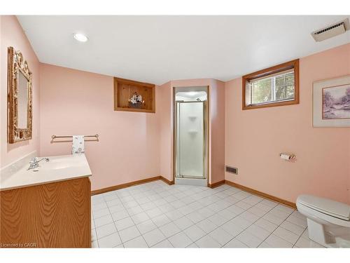 75 Flamboro Street, Waterdown, ON - Indoor Photo Showing Bathroom