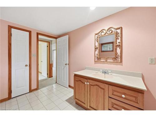 75 Flamboro Street, Waterdown, ON - Indoor Photo Showing Bathroom