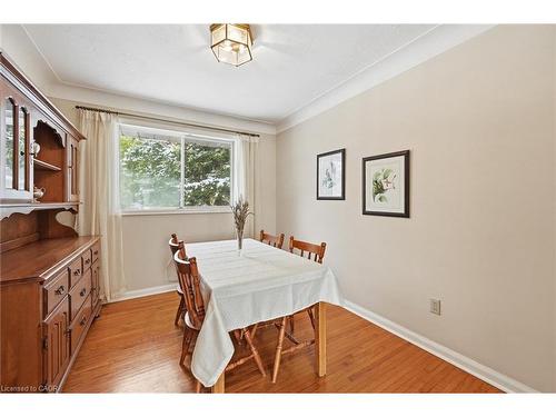 75 Flamboro Street, Waterdown, ON - Indoor Photo Showing Dining Room