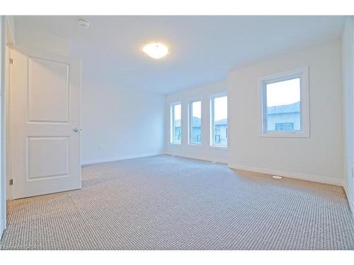 114-155 Equestrian Way, Cambridge, ON - Indoor Photo Showing Other Room