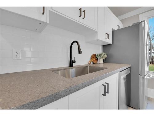 70 Robins Avenue, Hamilton, ON - Indoor Photo Showing Kitchen