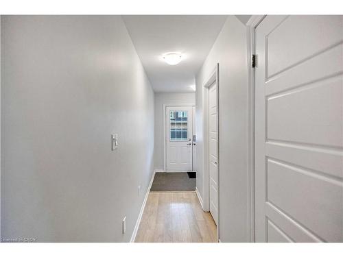 39 Mccargow Drive, Haldimand, ON - Indoor Photo Showing Other Room