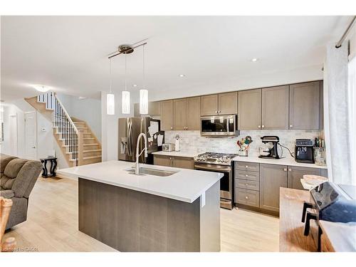 39 Mccargow Drive, Haldimand, ON - Indoor Photo Showing Kitchen With Upgraded Kitchen