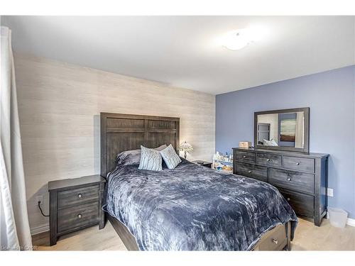 39 Mccargow Drive, Haldimand, ON - Indoor Photo Showing Bedroom