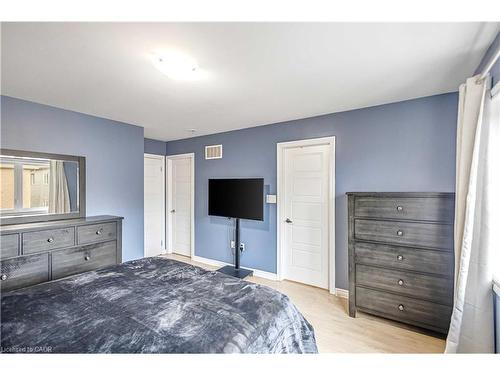 39 Mccargow Drive, Haldimand, ON - Indoor Photo Showing Bedroom