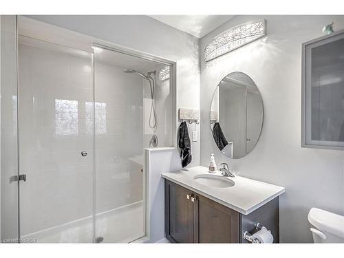 39 Mccargow Drive, Haldimand, ON - Indoor Photo Showing Bathroom