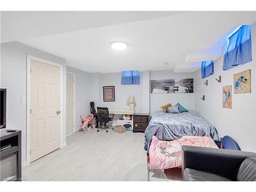 39 Mccargow Drive, Haldimand, ON - Indoor Photo Showing Bedroom